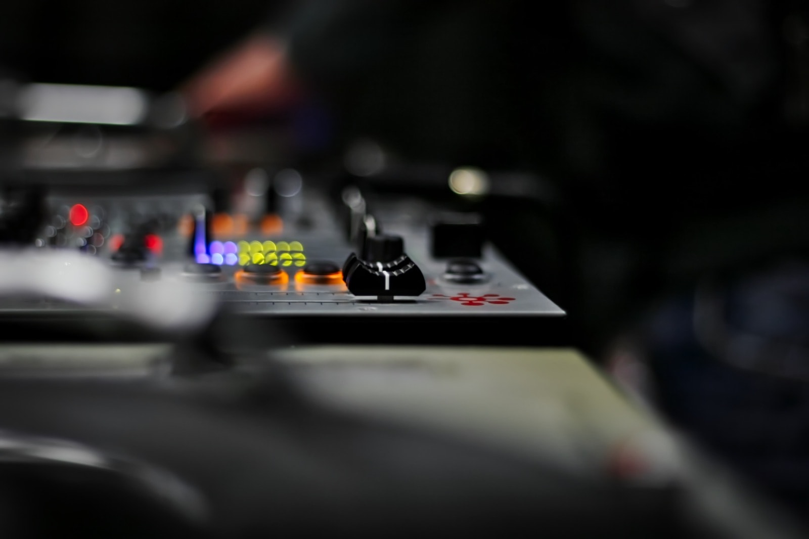 商用利用ok 著作権フリーでメロディーが綺麗なedm トランス Unreality 商用利用ok 著作権フリーでメロディーが綺麗なedm トランス Unreality